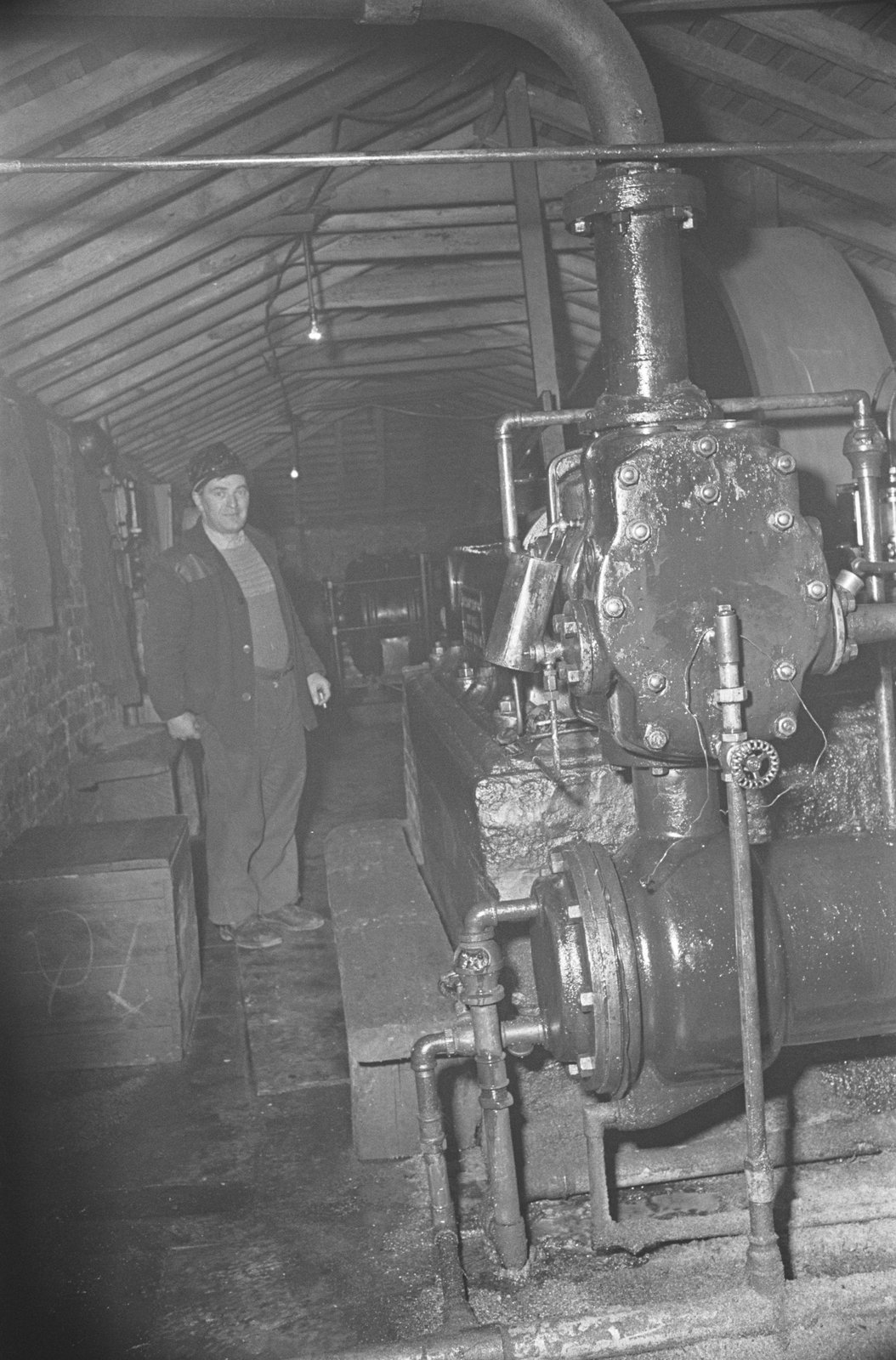 Oakeley Slate Quarry - 14 May, 1969, submitted by Buddle-Bot on 01-04-2025.
© Geoff Charles https://creativecommons.org/licenses/by-sa/4.0/ http://www.llyfrgell.cymru Oakeley Slate Quarry - 14 May, 1969