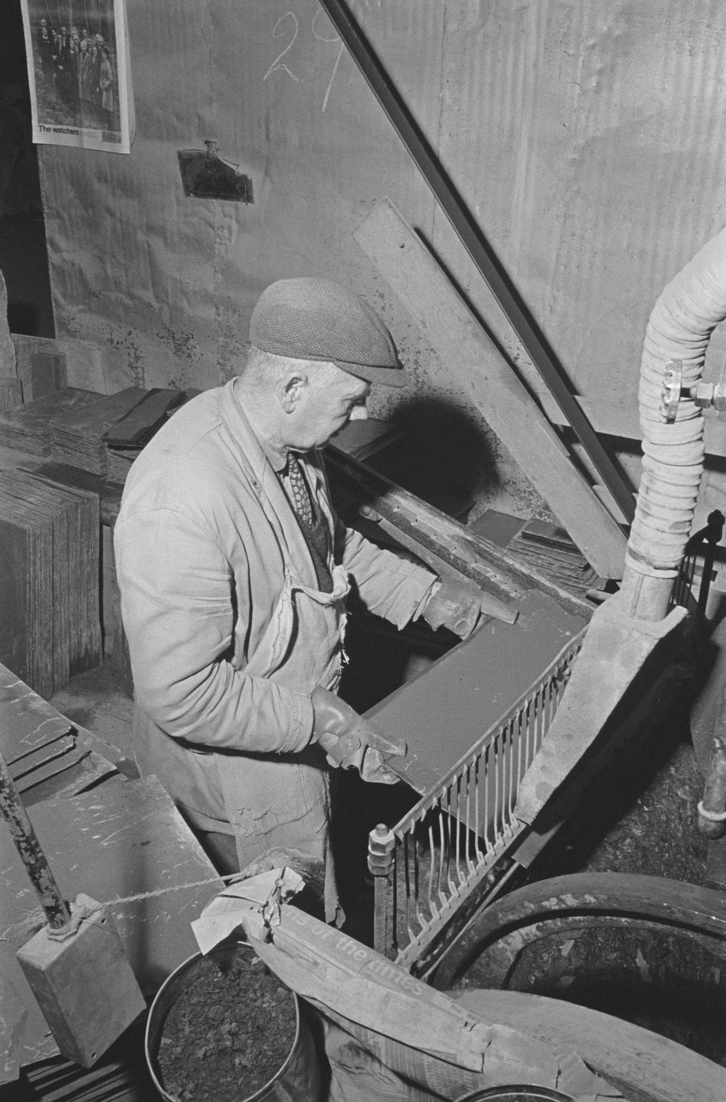 Oakeley Slate Quarry - 14 May, 1969, submitted by Buddle-Bot on 01-04-2025.
© Geoff Charles https://creativecommons.org/licenses/by-sa/4.0/ http://www.llyfrgell.cymru Oakeley Slate Quarry - 14 May, 1969