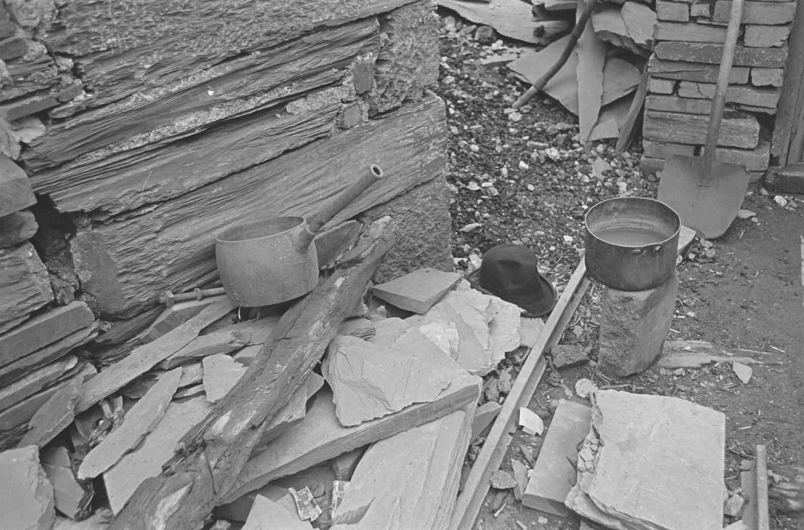 Oakeley Slate Quarry - 14 May, 1969, submitted by Buddle-Bot on 01-04-2025.
© Geoff Charles https://creativecommons.org/licenses/by-sa/4.0/ http://www.llyfrgell.cymru Oakeley Slate Quarry - 14 May, 1969