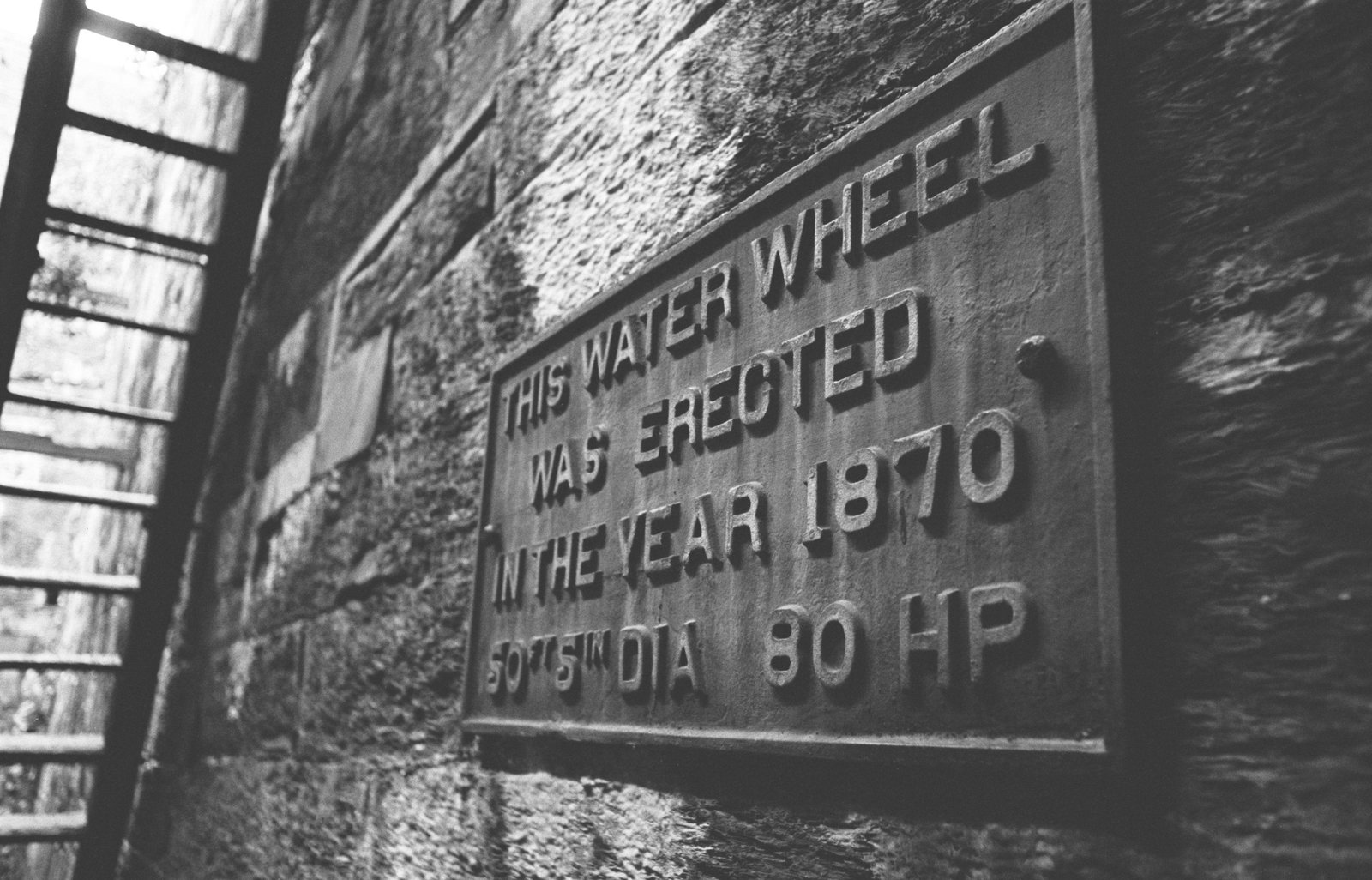 Dinorwig slate quarry closure sale - 17 Dec, 1969, submitted by Buddle-Bot on 01-04-2025.
© Geoff Charles https://creativecommons.org/licenses/by-sa/4.0/ http://www.llyfrgell.cymru Dinorwig slate quarry closure sale - 17 Dec, 1969