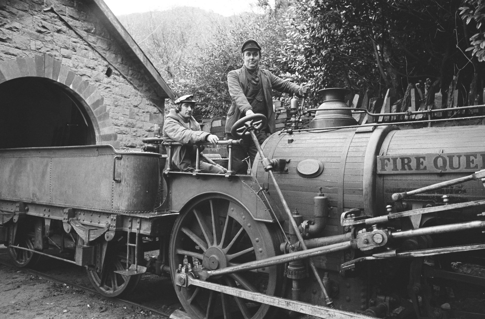 Dinorwig slate quarry closure sale - 17 Dec, 1969, submitted by Buddle-Bot on 01-04-2025.
© Geoff Charles https://creativecommons.org/licenses/by-sa/4.0/ http://www.llyfrgell.cymru Dinorwig slate quarry closure sale - 17 Dec, 1969