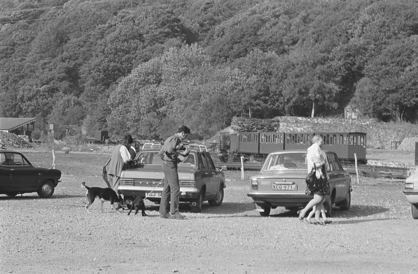 Dinorwig slate museum - 4 Oct, 1973, submitted by Buddle-Bot on 01-04-2025.
© Geoff Charles https://creativecommons.org/licenses/by-sa/4.0/ http://www.llyfrgell.cymru Dinorwig slate museum - 4 Oct, 1973
