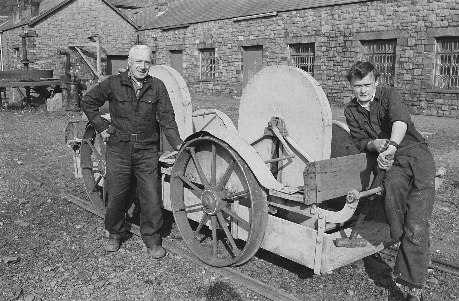 Dinorwig slate museum - 4 Oct, 1973, submitted by Buddle-Bot on 01-04-2025.
© Geoff Charles https://creativecommons.org/licenses/by-sa/4.0/ http://www.llyfrgell.cymru Dinorwig slate museum - 4 Oct, 1973