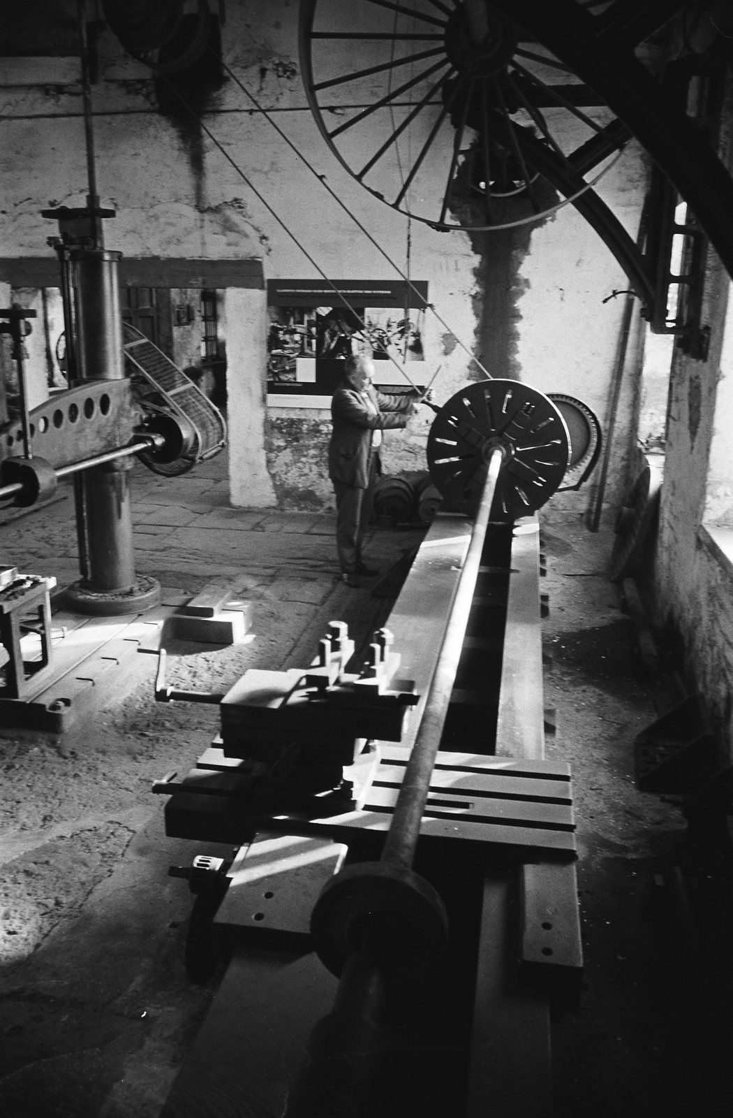 Dinorwig slate museum - 4 Oct, 1973, submitted by Buddle-Bot on 01-04-2025.
© Geoff Charles https://creativecommons.org/licenses/by-sa/4.0/ http://www.llyfrgell.cymru Dinorwig slate museum - 4 Oct, 1973