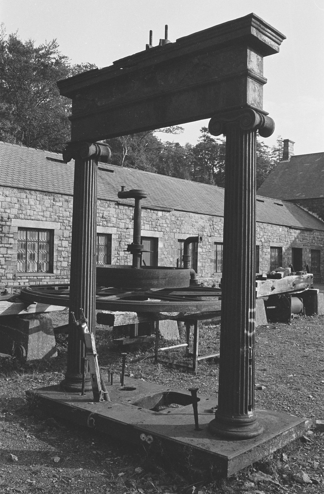 Dinorwig slate museum - 4 Oct, 1973, submitted by Buddle-Bot on 01-04-2025.
© Geoff Charles https://creativecommons.org/licenses/by-sa/4.0/ http://www.llyfrgell.cymru Dinorwig slate museum - 4 Oct, 1973