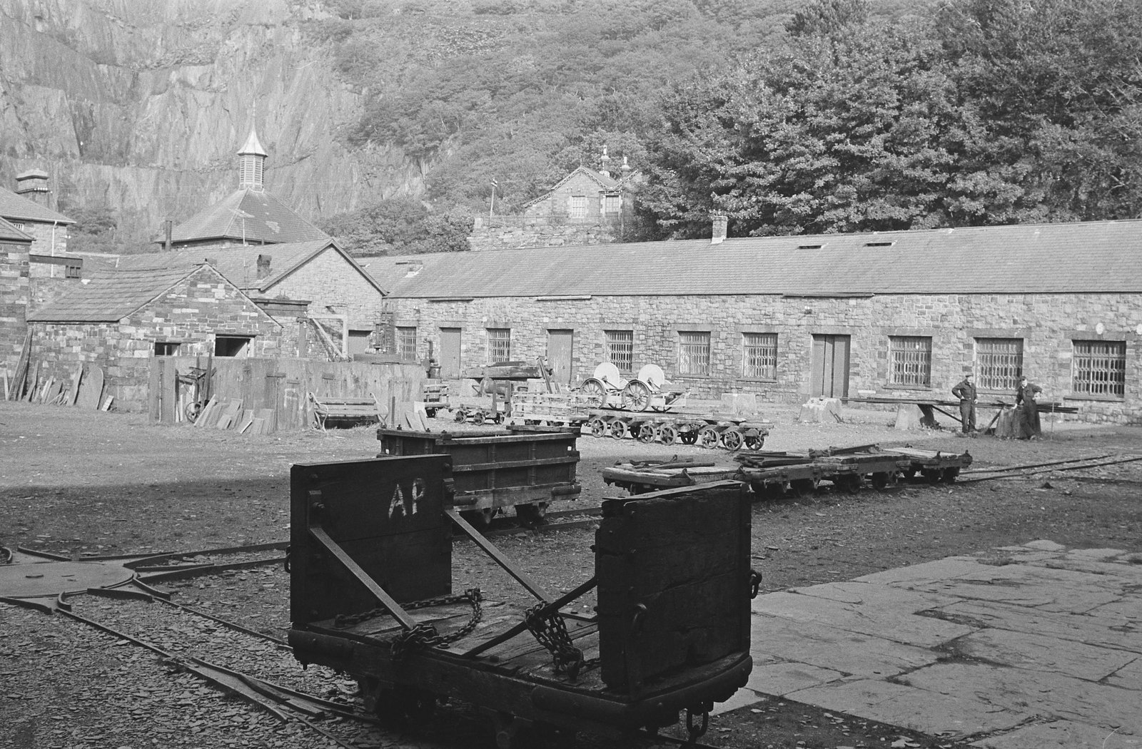 Dinorwig slate museum - 4 Oct, 1973, submitted by Buddle-Bot on 01-04-2025.
© Geoff Charles https://creativecommons.org/licenses/by-sa/4.0/ http://www.llyfrgell.cymru Dinorwig slate museum - 4 Oct, 1973