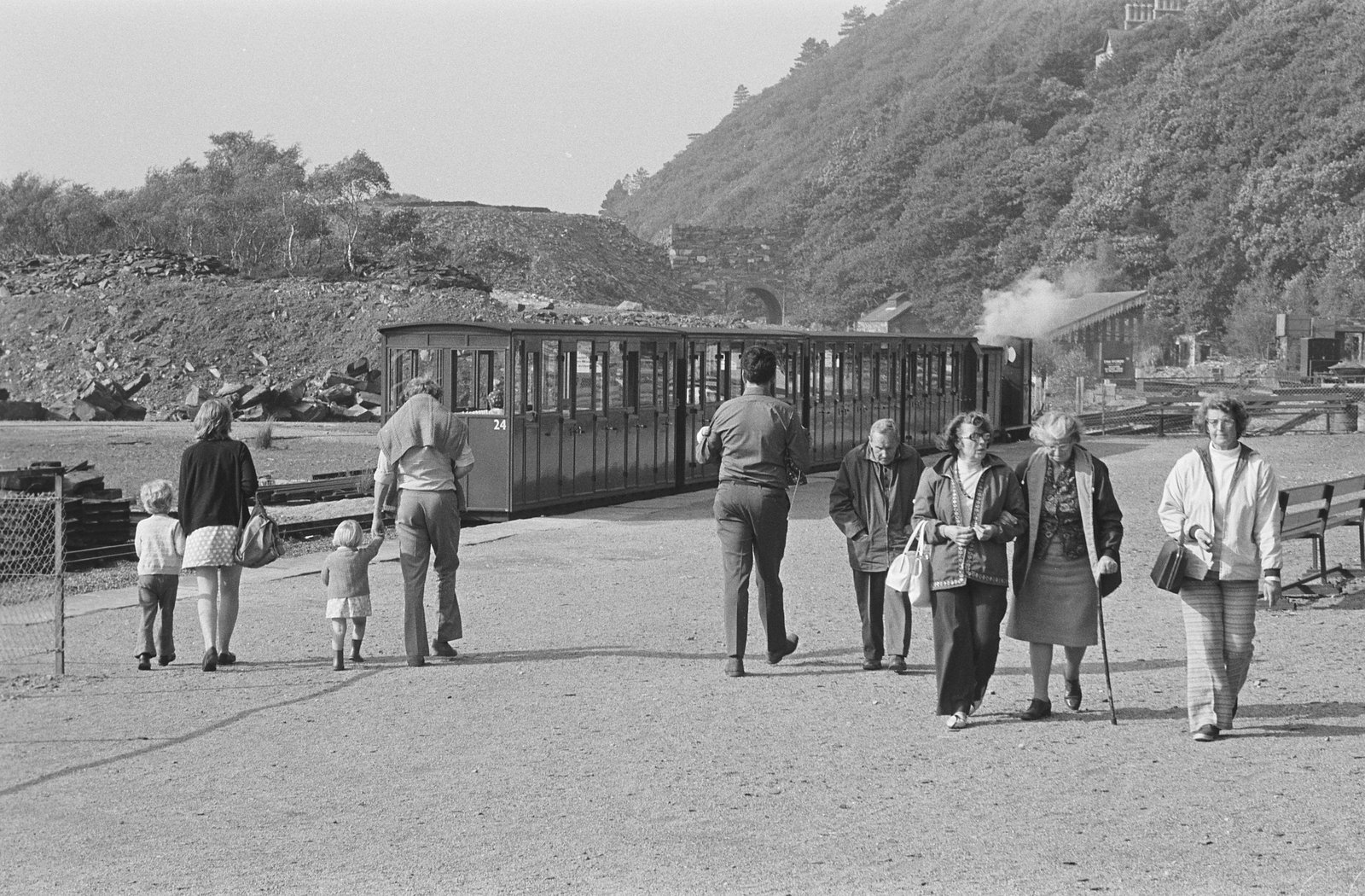 Dinorwig slate museum - 4 Oct, 1973, submitted by Buddle-Bot on 01-04-2025.
© Geoff Charles https://creativecommons.org/licenses/by-sa/4.0/ http://www.llyfrgell.cymru Dinorwig slate museum - 4 Oct, 1973