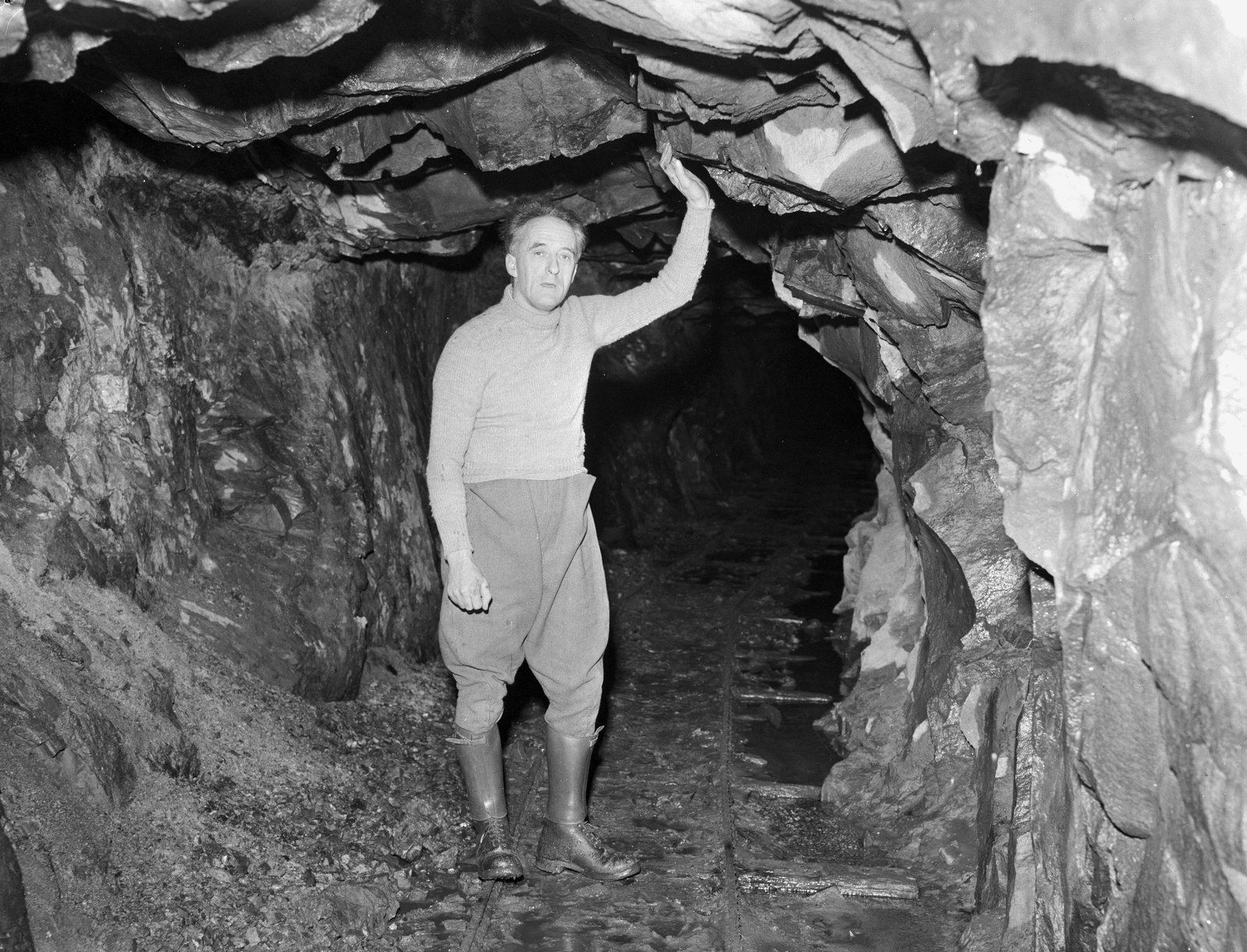 Gwynfynydd Gold Mine, Ganllwyd - Oct 1, 1956