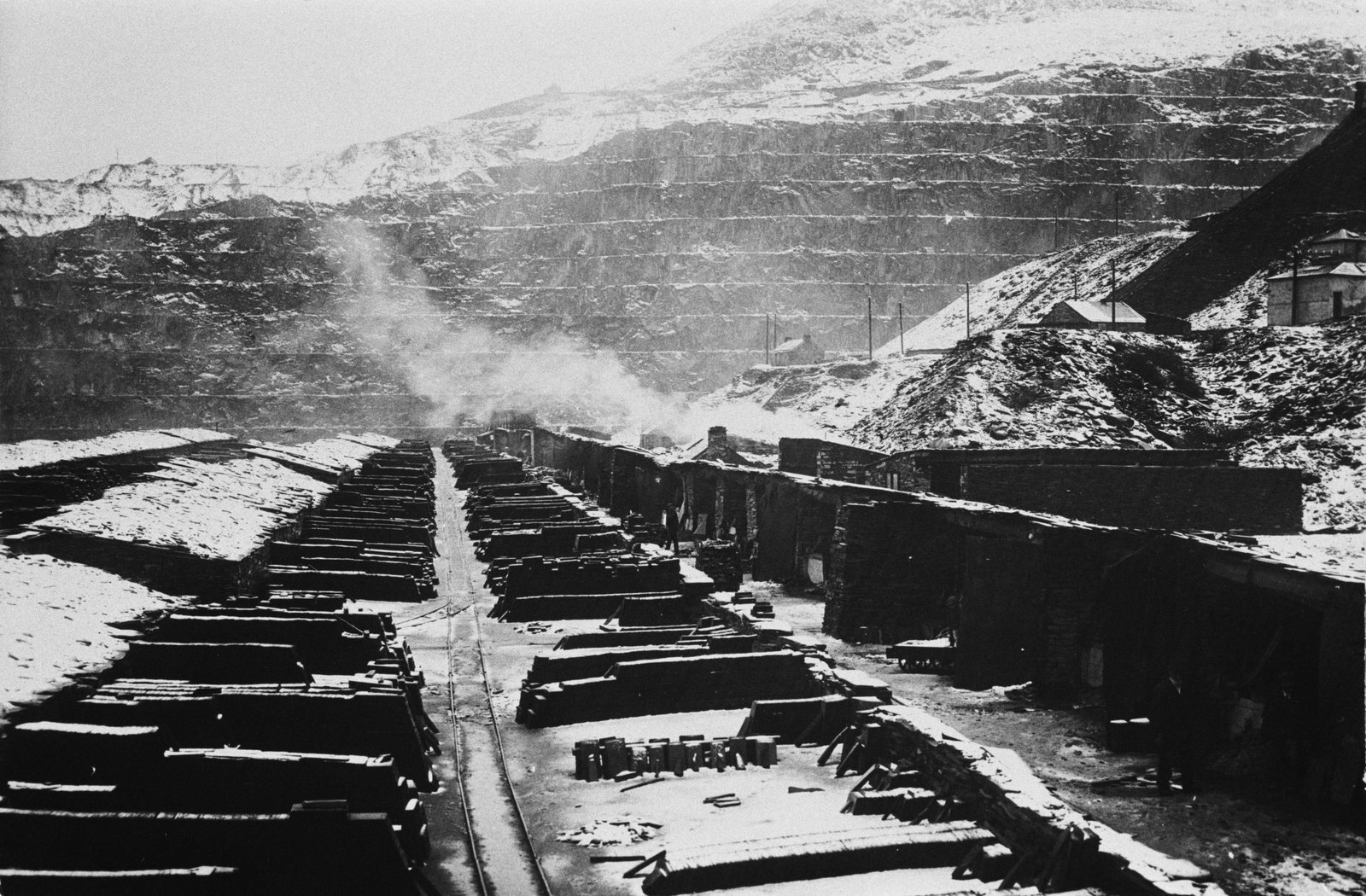 Copies of old photographs - 1 Jul, 1976, submitted by Buddle-Bot on 01-04-2025.
© Geoff Charles https://creativecommons.org/licenses/by-sa/4.0/ http://www.llyfrgell.cymru Copies of old photographs - 1 Jul, 1976