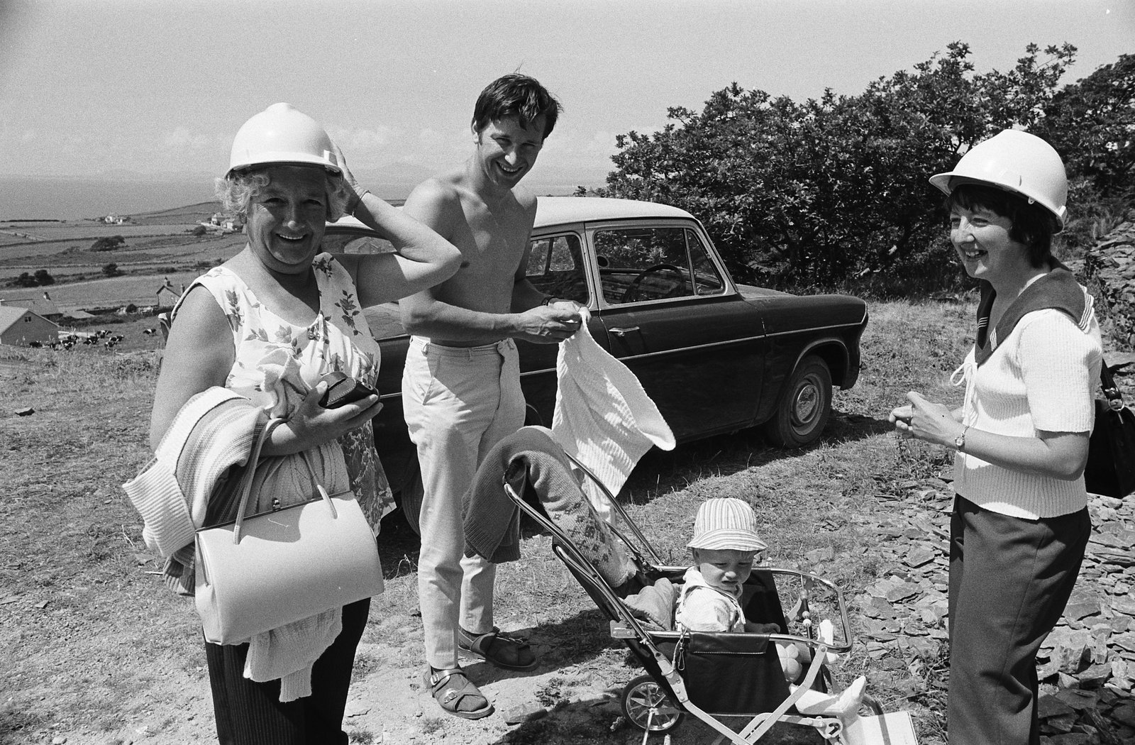 Re-opening Cae Cethin Quarry as tourist attraction - Jul 19, 1973, submitted by Buddle-Bot on 01-04-2025.
© Geoff Charles https://creativecommons.org/licenses/by-sa/4.0/ http://www.llyfrgell.cymru Re-opening Cae Cethin Quarry as tourist attraction - Jul 19, 1973