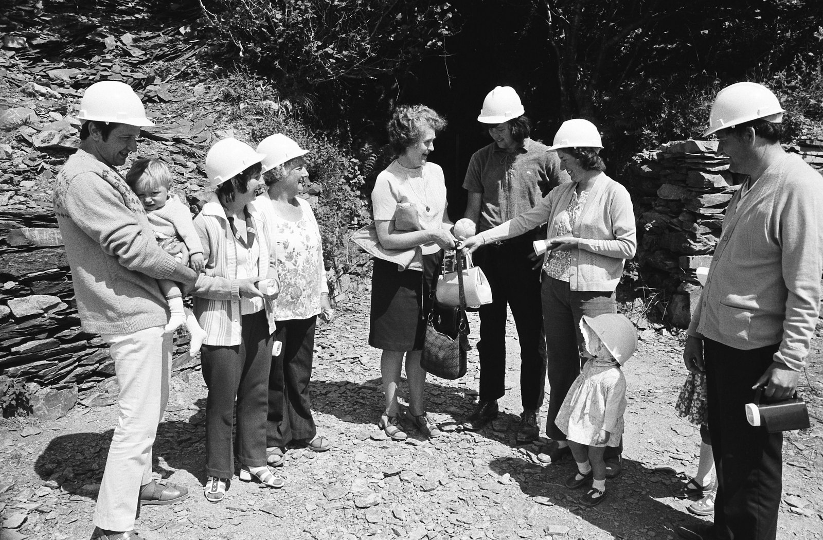 Re-opening Cae Cethin Quarry as tourist attraction - Jul 19, 1973, submitted by Buddle-Bot on 01-04-2025.
© Geoff Charles https://creativecommons.org/licenses/by-sa/4.0/ http://www.llyfrgell.cymru Re-opening Cae Cethin Quarry as tourist attraction - Jul 19, 1973
