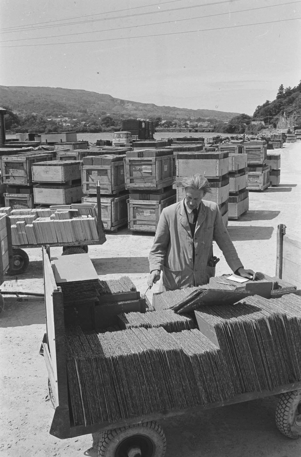 Dinorwig slate quarry closure, submitted by Buddle-Bot on 01-04-2025.
© Geoff Charles https://creativecommons.org/licenses/by-sa/4.0/ http://www.llyfrgell.cymru Dinorwig slate quarry closure