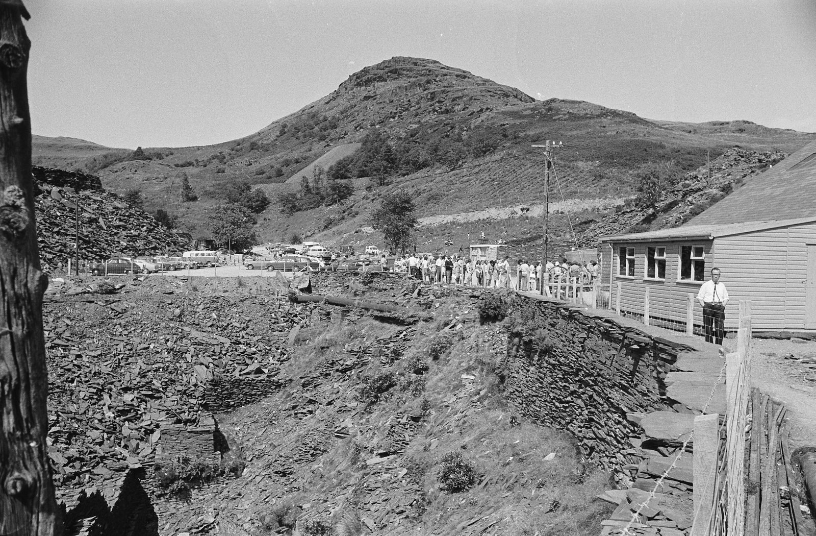 Llechwedd Quarry photos for 'Country Quest' - 31 Jul, 1973, submitted by Buddle-Bot on 01-04-2025.
© Geoff Charles https://creativecommons.org/licenses/by-sa/4.0/ http://www.llyfrgell.cymru Llechwedd Quarry photos for 'Country Quest' - 31 Jul, 1973