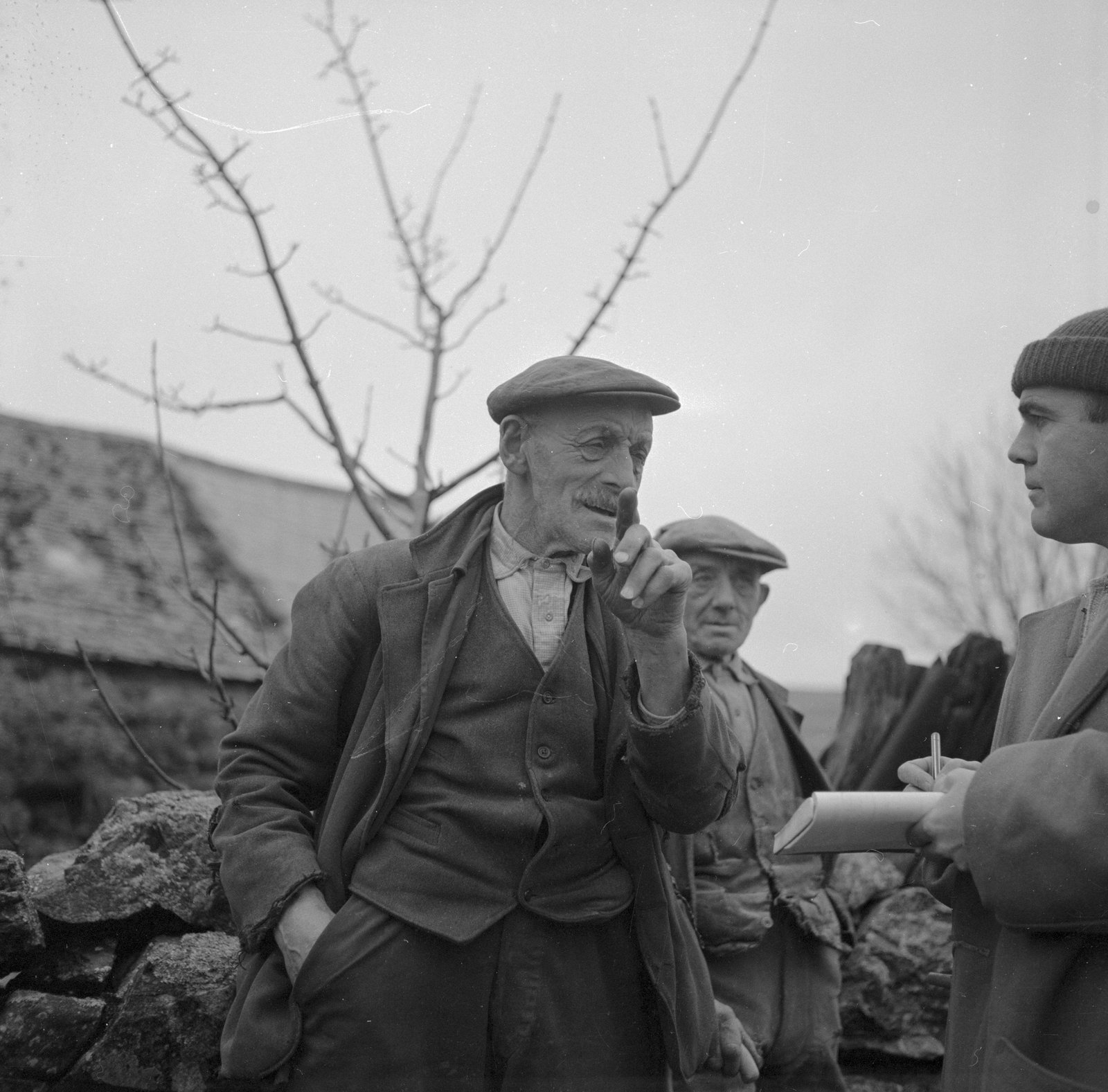 Ynys y Pandy Mill - Feb 22, 1962, submitted by Buddle-Bot on 01-04-2025.
© Geoff Charles https://creativecommons.org/licenses/by-sa/4.0/ http://www.llyfrgell.cymru Ynys y Pandy Mill - Feb 22, 1962