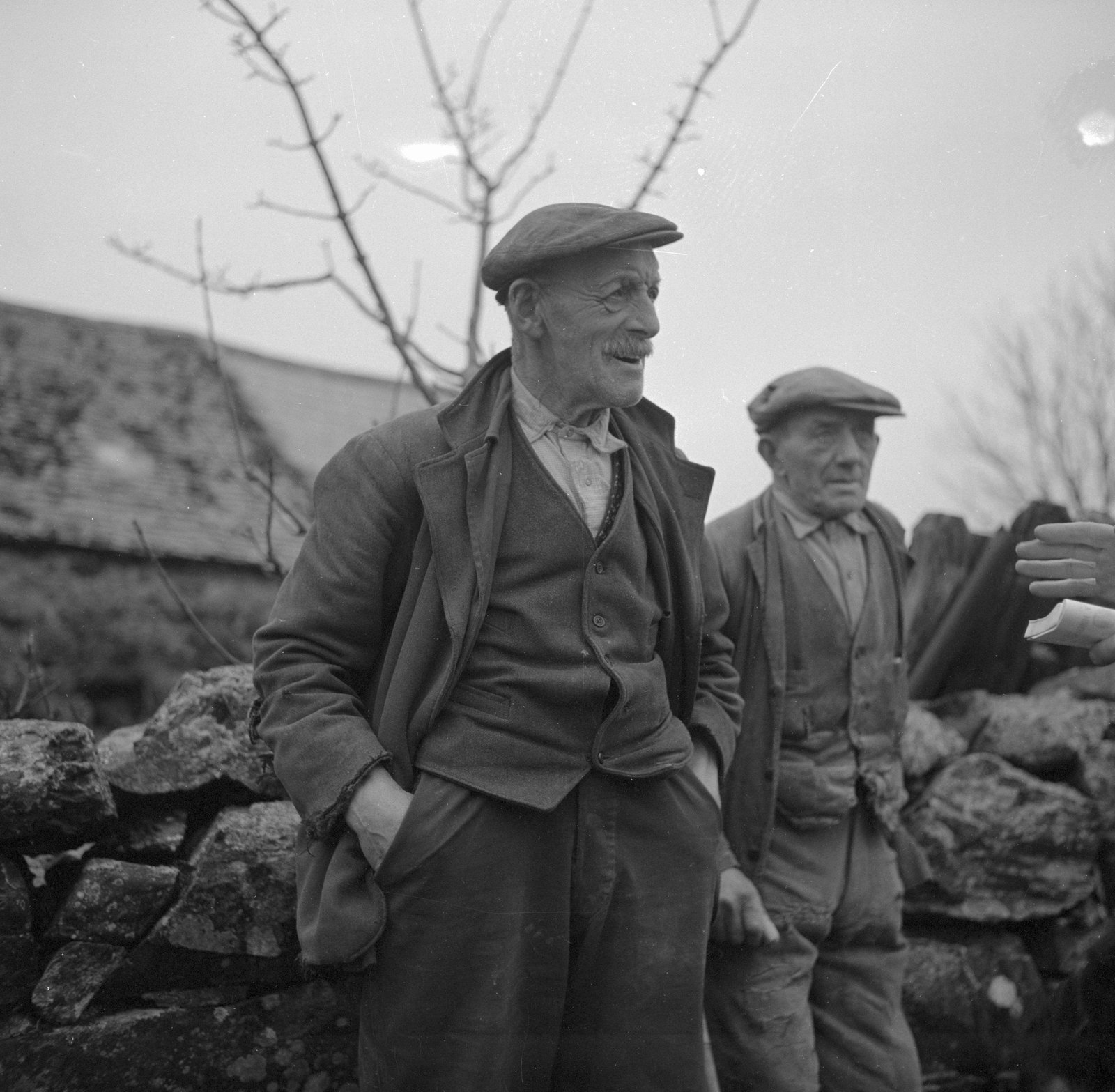 Ynys y Pandy Mill - Feb 22, 1962, submitted by Buddle-Bot on 01-04-2025.
© Geoff Charles https://creativecommons.org/licenses/by-sa/4.0/ http://www.llyfrgell.cymru Ynys y Pandy Mill - Feb 22, 1962