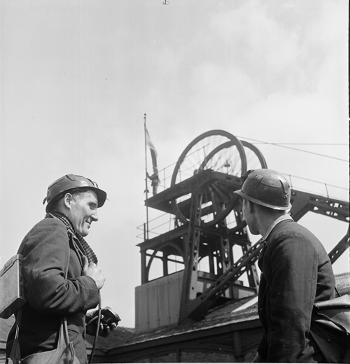 Image of Unicorn Head Headgear, submitted by Buddle-Bot on 01-03-2025.
with permission © Harold White https://www.ncm.org.uk/collections/topics/harold-white/ Image of Unicorn Head Headgear