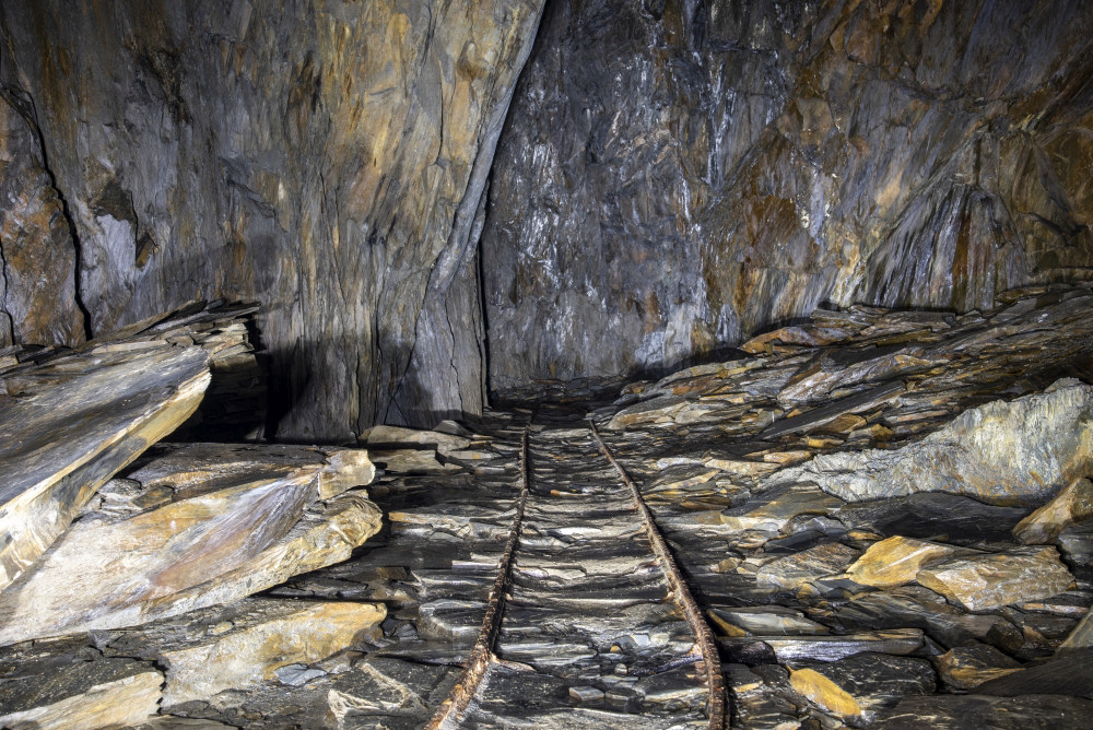 Rails in chamber, submitted by ilt on 27-01-2025.
© Iain Taylor Rails in chamber