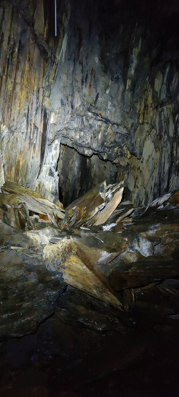 Chambering, submitted by ilt on 27-01-2025.
© Iain Taylor Chambering