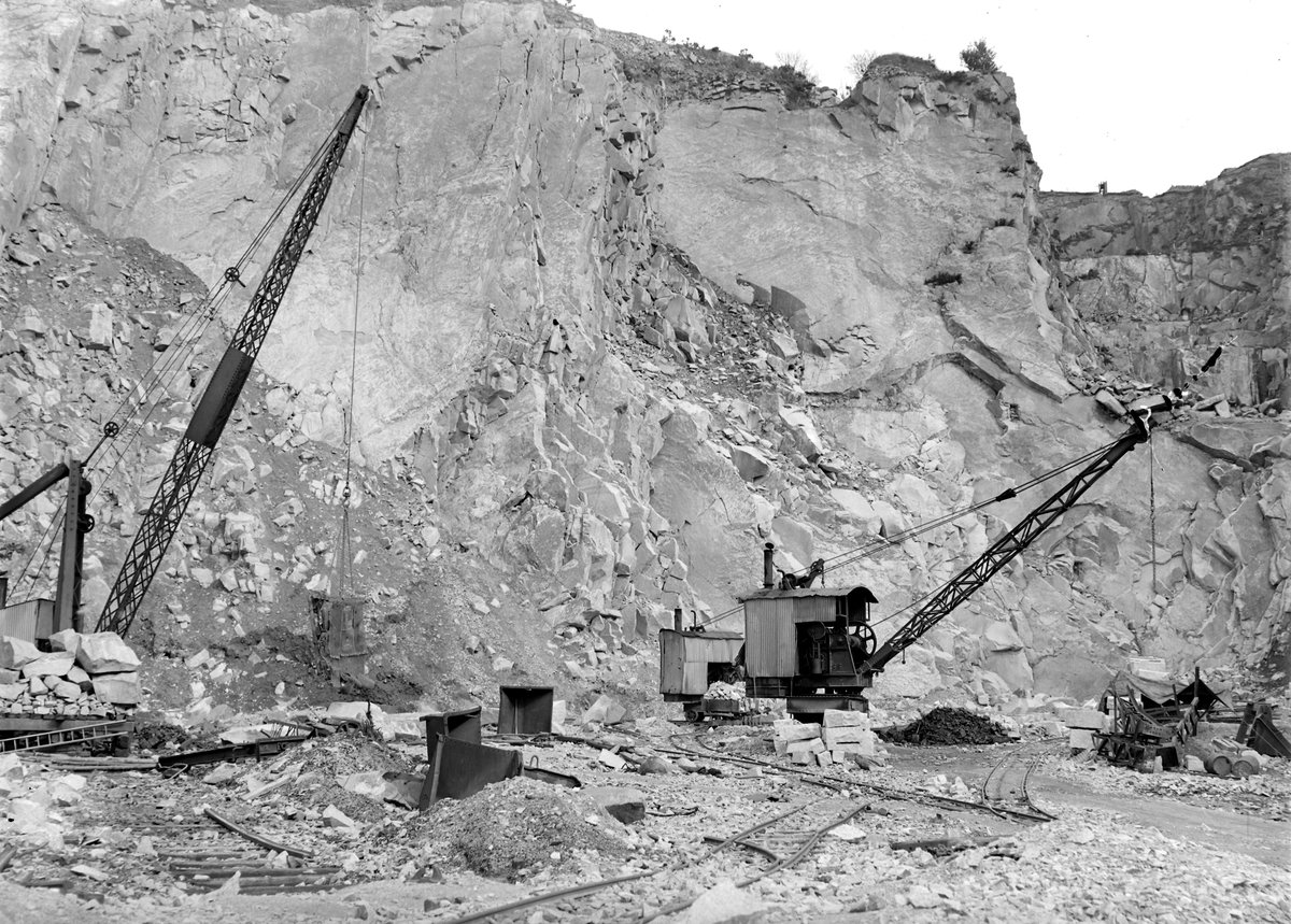 1939 - Glebe and Kirkmabreck Quarry, Creetown. Kirkcudbrightshire. General view of the granite quarry. 