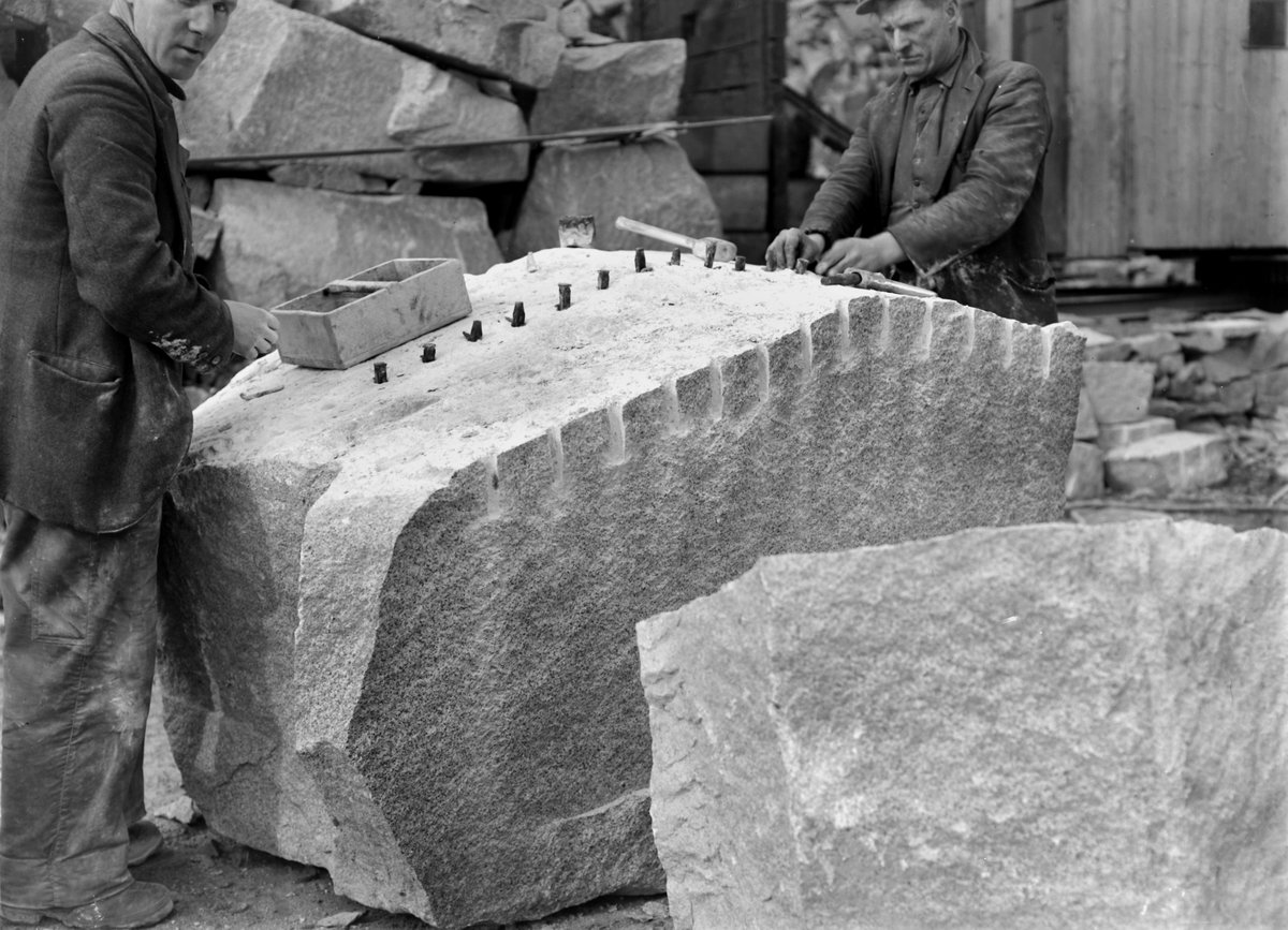 1939 - Silver Grey Quarry, Creetown. Kirkcudbrightshire. Plug and feather splitting.