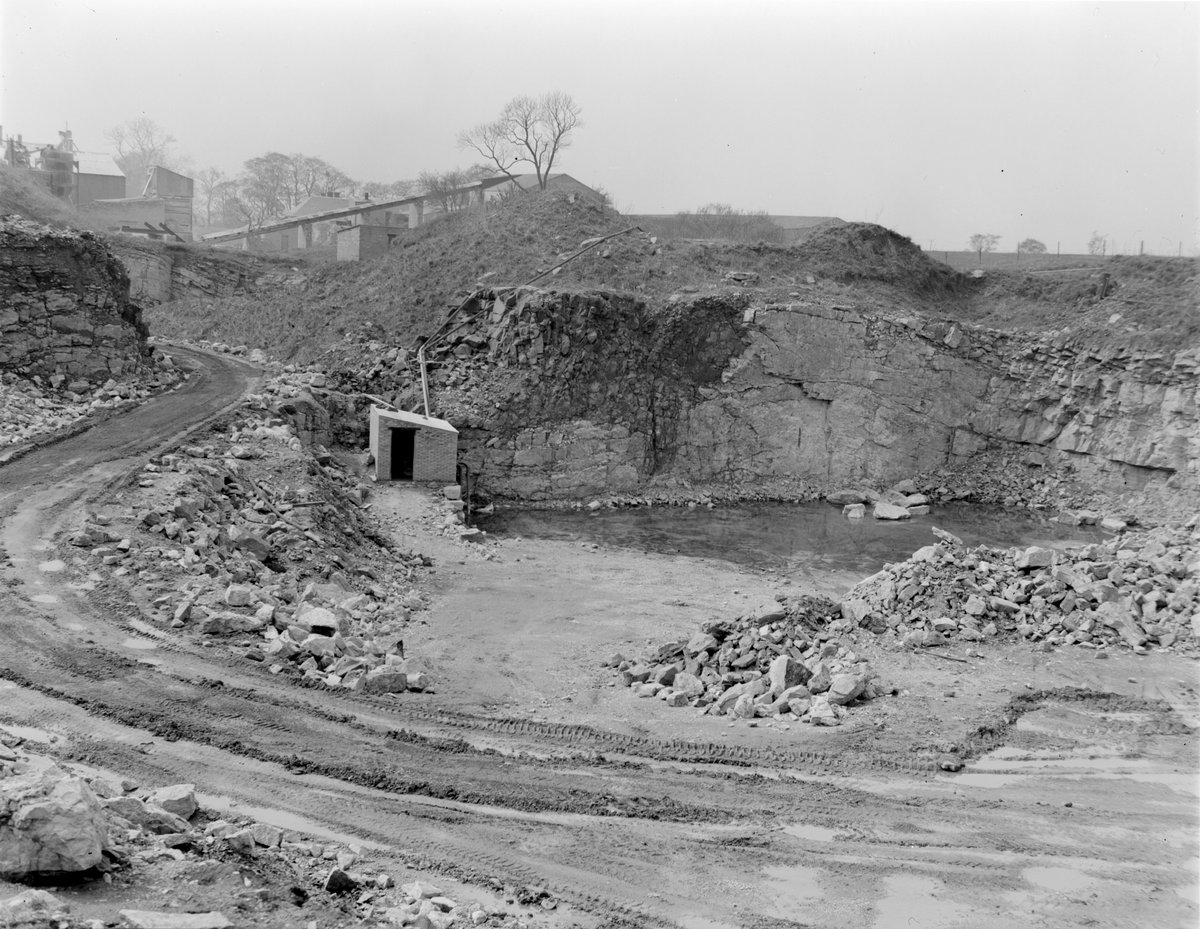 1961 - Old Mill Quarry, near Middleton, 2.4 km. west-south-west of Lugton, Ayrshire.