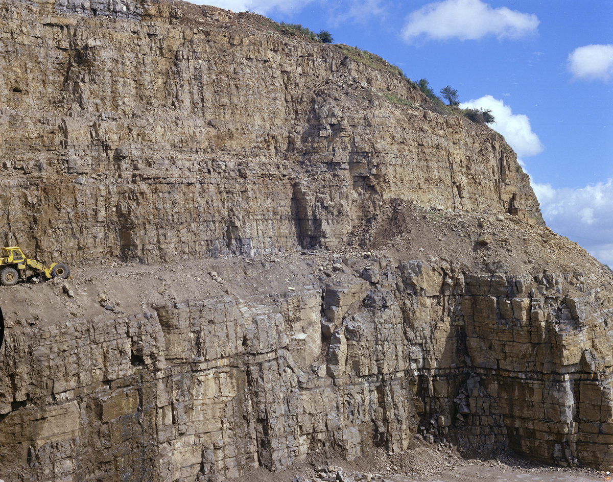 1974 - Clydach. Looking NE., submitted by Buddle-Bot on 08-11-2025.
Bgs No. P007621; Evans, H.J.; © NERC. Image & Text: BGS Geoscenic, under OGL V2 License http://bit.ly/462AXmV 1974 - Clydach. Looking NE.