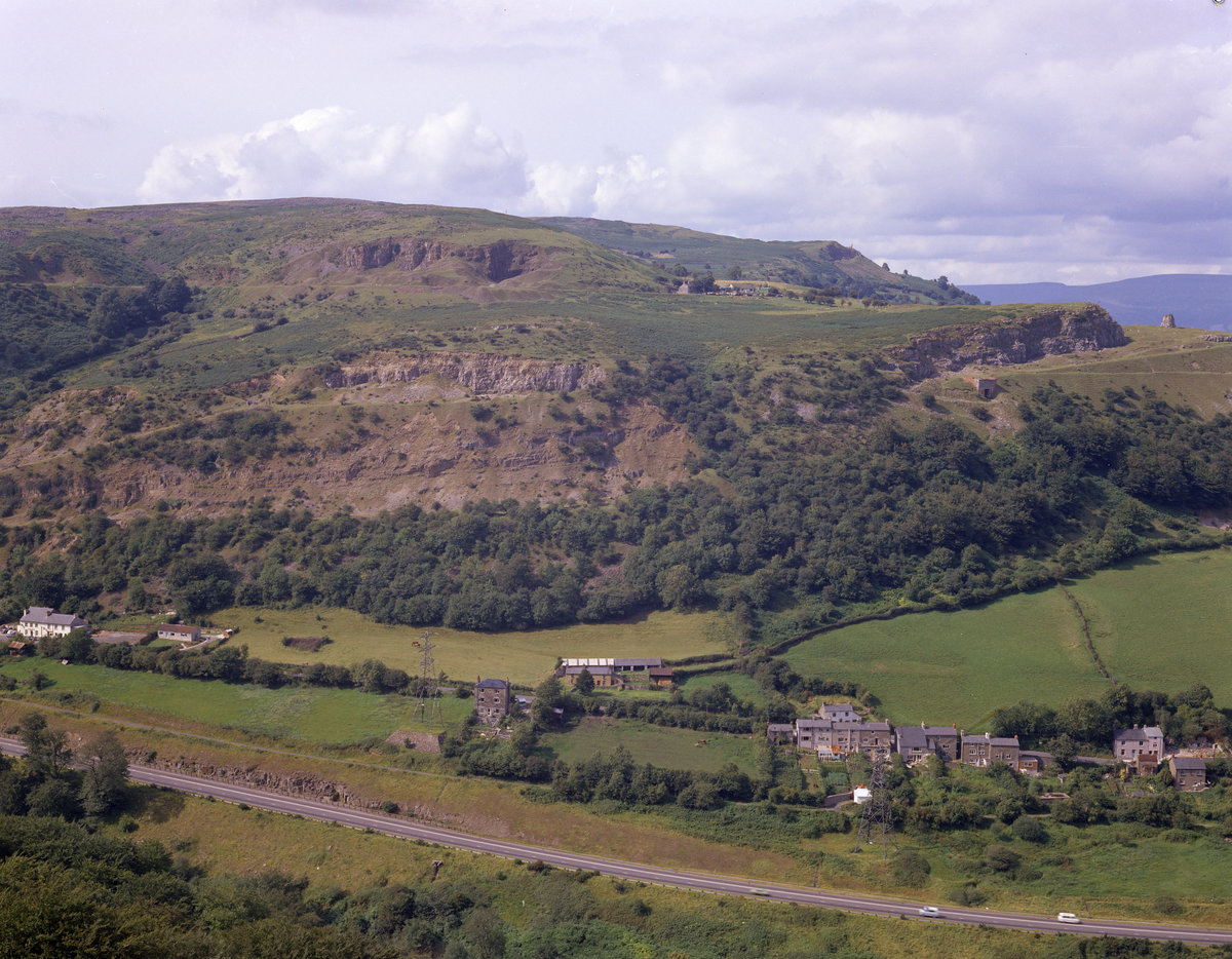 1974 - Pant Mawr and Clydach Village. Looking NNW., submitted by Buddle-Bot on 08-11-2025.
Bgs No. P007625; Evans, H.J.; © NERC. Image & Text: BGS Geoscenic, under OGL V2 License http://bit.ly/462AXmV 1974 - Pant Mawr and Clydach Village. Looking NNW.