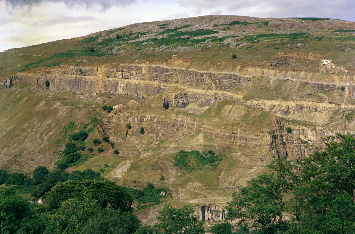 1978 - Cwm Quarries and Gilwern Hill., submitted by Buddle-Bot on 08-11-2025.
Bgs No. P007678; Pulsford, J.M.; © NERC. Image & Text: BGS Geoscenic, under OGL V2 License http://bit.ly/462AXmV 1978 - Cwm Quarries and Gilwern Hill.