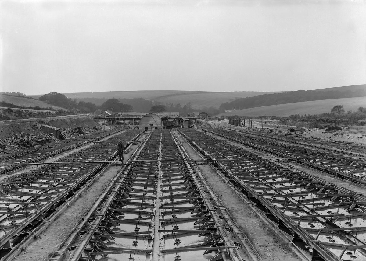 Sep 1904 - Kieve Mill, Reskudinnick, Camborne. Looking NW.