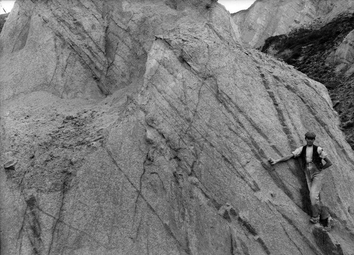 May 1905 - Carclaze Pit, Carclaze Downs, St. Austell. Looking E., submitted by Buddle-Bot on 08-11-2025.
Bgs No. P200169; Hall, T.C.; © Crown. Image & Text: BGS Geoscenic, under OGL V2 License http://bit.ly/462AXmV May 1905 - Carclaze Pit, Carclaze Downs, St. Austell. Looking E.