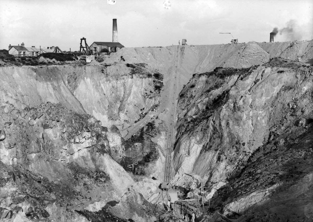 May 1905 - Lantern China-clay Works, near Rescorla, St. Austell. Looking NE., submitted by Buddle-Bot on 08-11-2025.
Bgs No. P200170; Hall, T.C.; © Crown. Image & Text: BGS Geoscenic, under OGL V2 License http://bit.ly/462AXmV May 1905 - Lantern China-clay Works, near Rescorla, St. Austell. Looking NE.