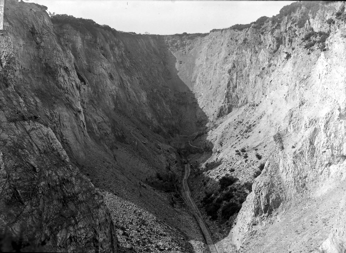 Sep 1907 - Wheal Prosper, Lanivet. Looking W., submitted by Buddle-Bot on 08-11-2025.
Bgs No. P200422; Hall, T.C.; © Crown. Image & Text: BGS Geoscenic, under OGL V2 License http://bit.ly/462AXmV Sep 1907 - Wheal Prosper, Lanivet. Looking W.