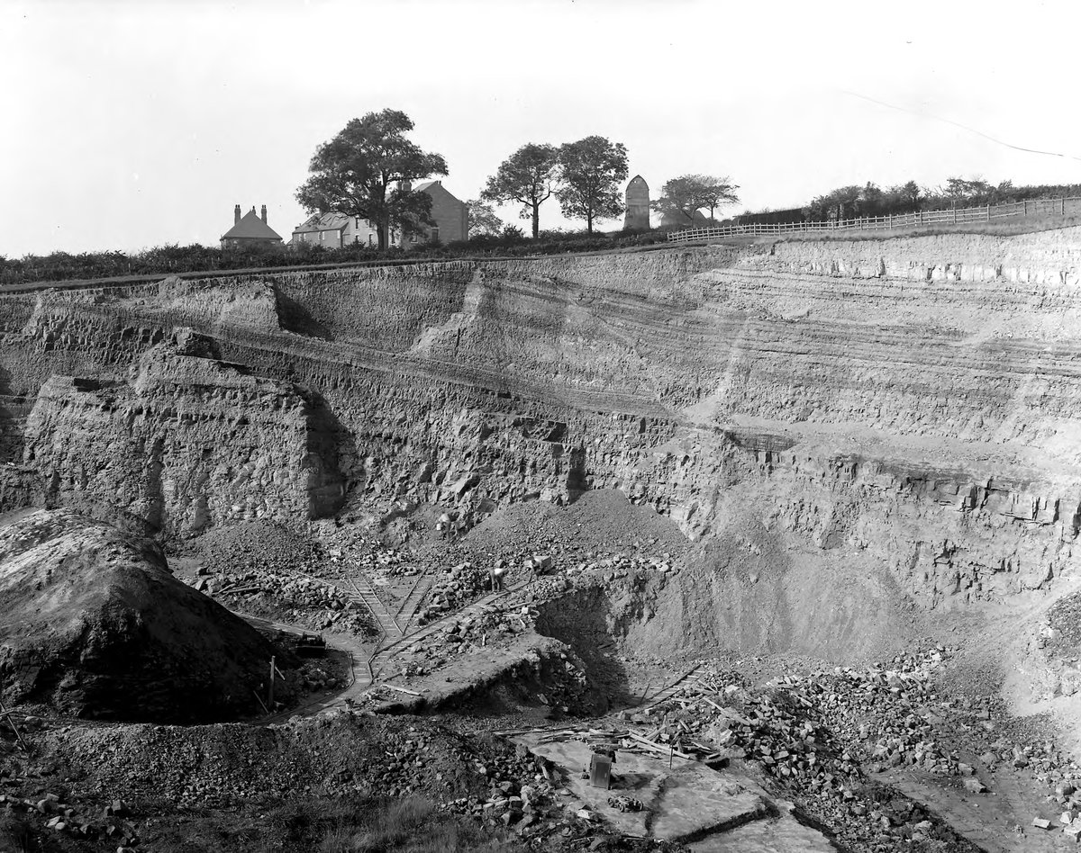 1907 - Oakwell Colliery Clay-pit, Ilkeston. Looking NW., submitted by Buddle-Bot on 08-11-2025.
Bgs No. P200746; © Crown. Image & Text: BGS Geoscenic, under OGL V2 License http://bit.ly/462AXmV 1907 - Oakwell Colliery Clay-pit, Ilkeston. Looking NW.