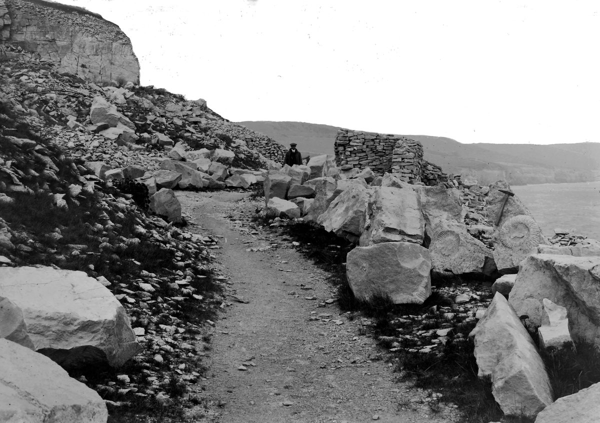 16 Oct 1911 - Centre of Winspit Quarries. Looking E.