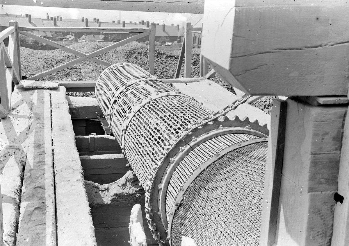 Jul 1921 - Hailstone Quarry, Cock Green, Rowley Regis. Looking W., submitted by Buddle-Bot on 08-11-2025.
Bgs No. P201893; Rhodes, J.; © Crown. Image & Text: BGS Geoscenic, under OGL V2 License http://bit.ly/462AXmV Jul 1921 - Hailstone Quarry, Cock Green, Rowley Regis. Looking W.