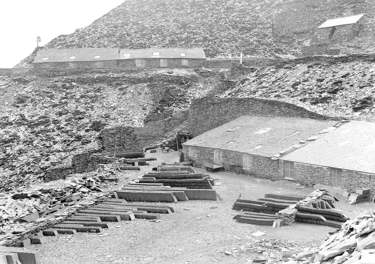 Jul 1925 - Corwen Slate Mine, about 2 m. E. of Corwen. Looking E.