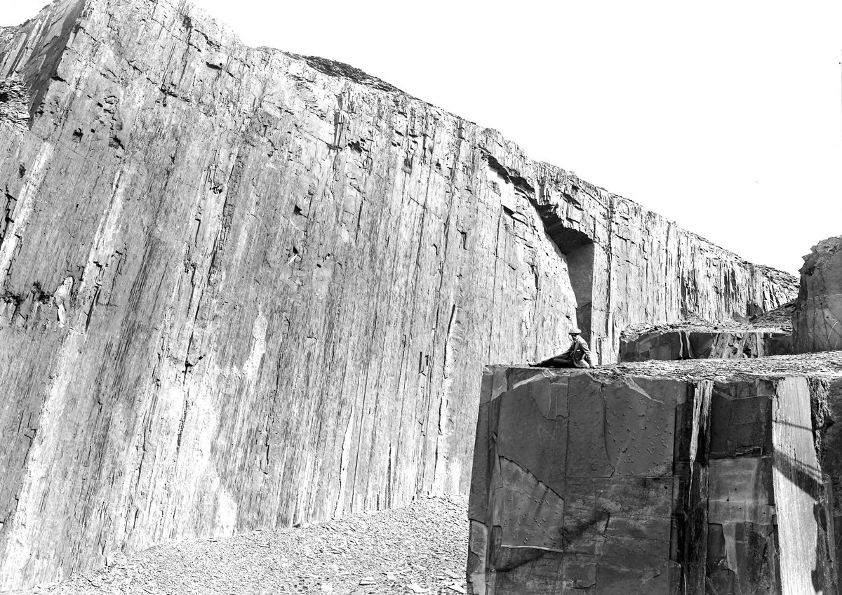 Jul 1925 - Clogau Quarries, Oernant. Looking SE.