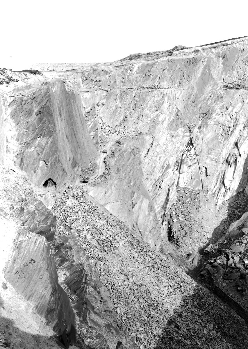 Jul 1925 - Moel-y-faen Quarries. Looking E.