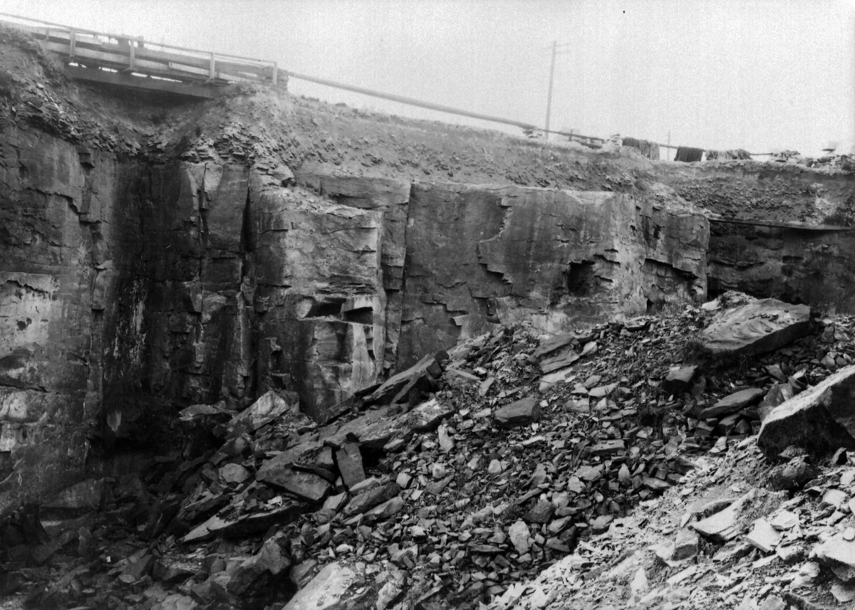Jul 1926 - Spinkwell Quarry, Crosland Moor, about 2 m. SW of Huddersfield. Looking S.