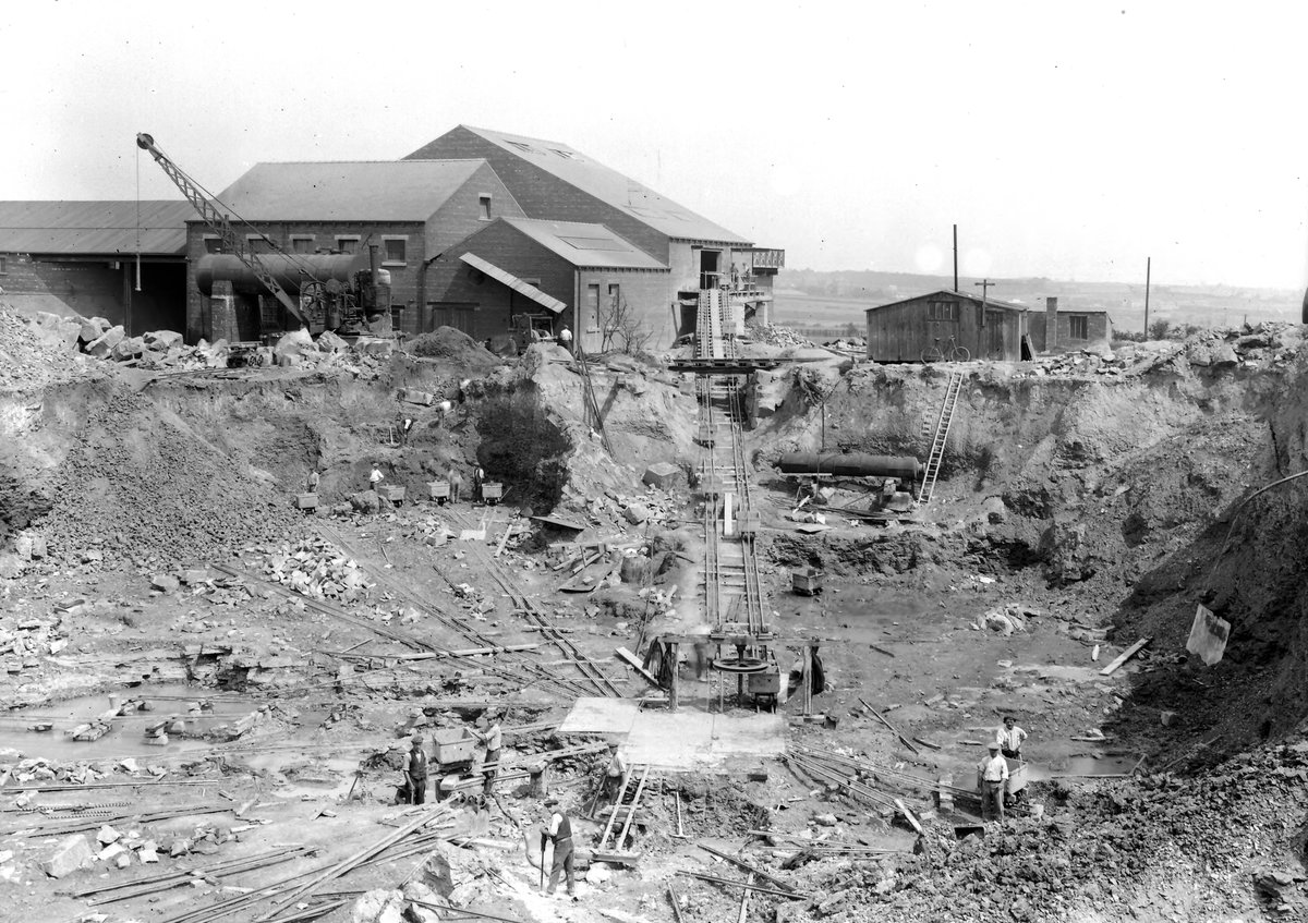Jul 1926 - Quarry, New Howley Park Quarry Co., S. of Morley. Looking E.
