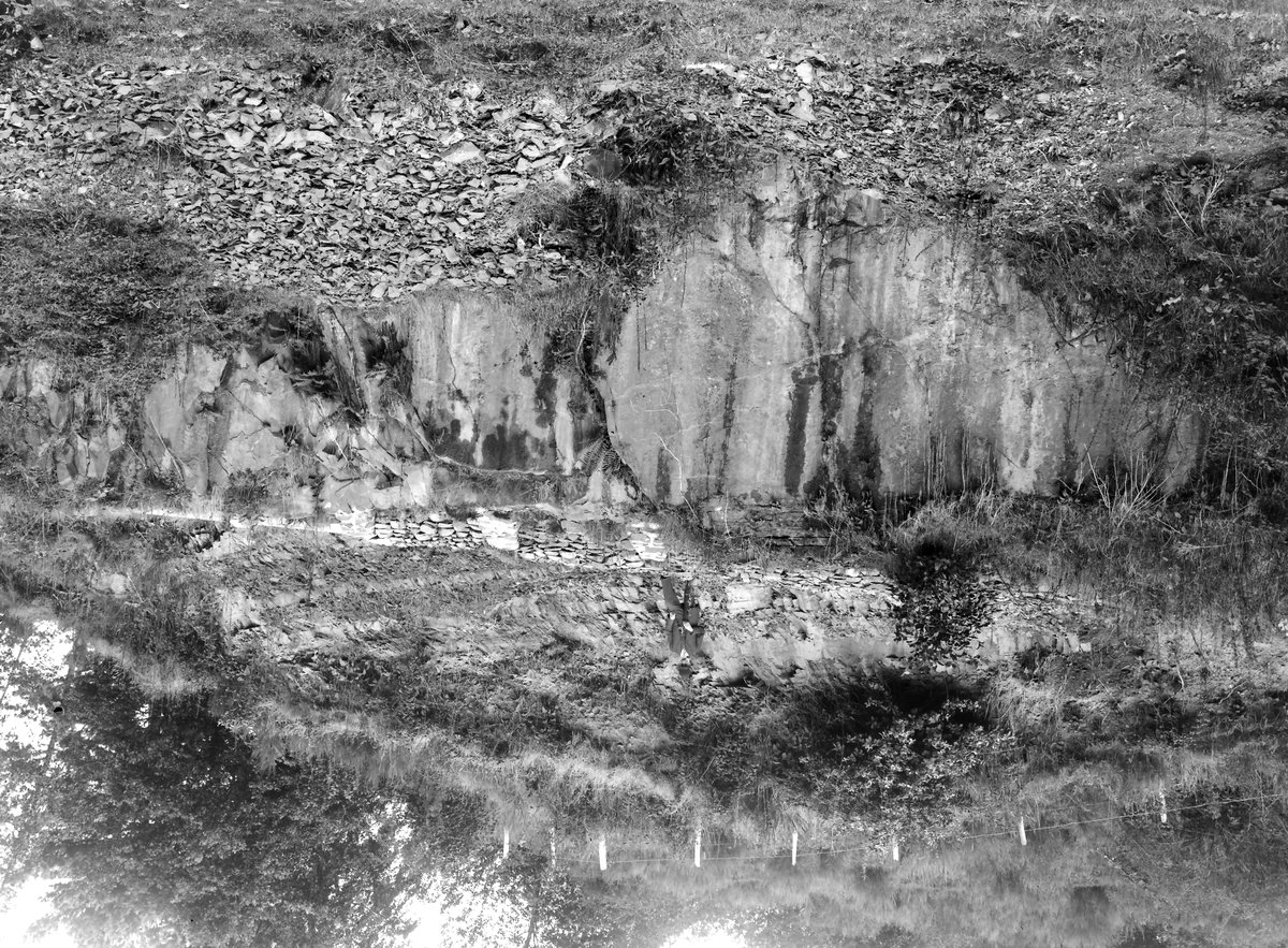 Aug 1926 - Viewpoint in old quarry, Cae-Deicws, 1/4 m. ESE of Pandy. Looking E.