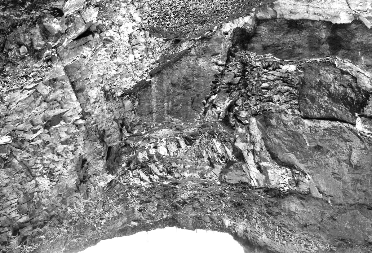 Sep 1932 - Holwell Quarries, 3/4 m. SW of Nunney. Looking SW., submitted by Buddle-Bot on 08-11-2025.
Bgs No. P205976; Rhodes, J.; © Crown. Image & Text: BGS Geoscenic, under OGL V2 License http://bit.ly/462AXmV Sep 1932 - Holwell Quarries, 3/4 m. SW of Nunney. Looking SW.