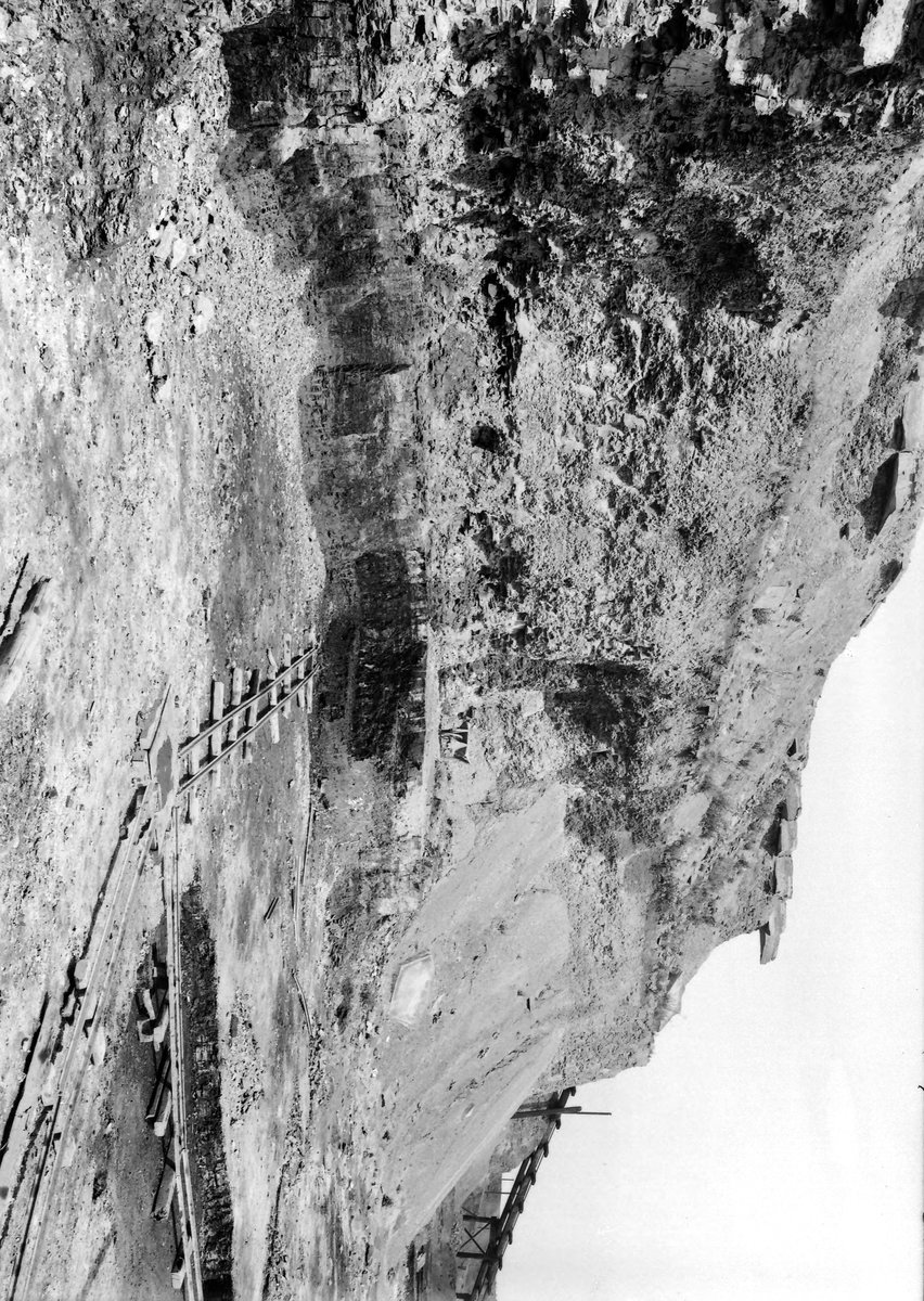 Aug 1936 - Robin Hood Quarries, (NW corner), (Messrs Armitage's), Thorpe-on-the-Hill. Looking N., submitted by Buddle-Bot on 08-11-2025.
Bgs No. P206929; Rhodes, J.; © Crown. Image & Text: BGS Geoscenic, under OGL V2 License http://bit.ly/462AXmV Aug 1936 - Robin Hood Quarries, (NW corner), (Messrs Armitage's), Thorpe-on-the-Hill. Looking N.