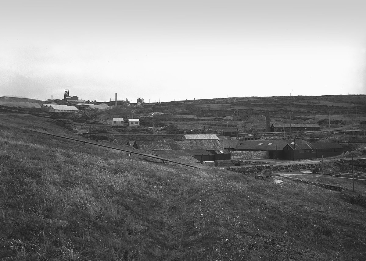 Aug 1945 - Geevor Mine and streamers works, Pendeen. Looking south-east, Cornwall., submitted by Buddle-Bot on 08-11-2025.
Bgs No. P208020; Rhodes, J.; © Crown. Image & Text: BGS Geoscenic, under OGL V2 License http://bit.ly/462AXmV Aug 1945 - Geevor Mine and streamers works, Pendeen. Looking south-east, Cornwall.