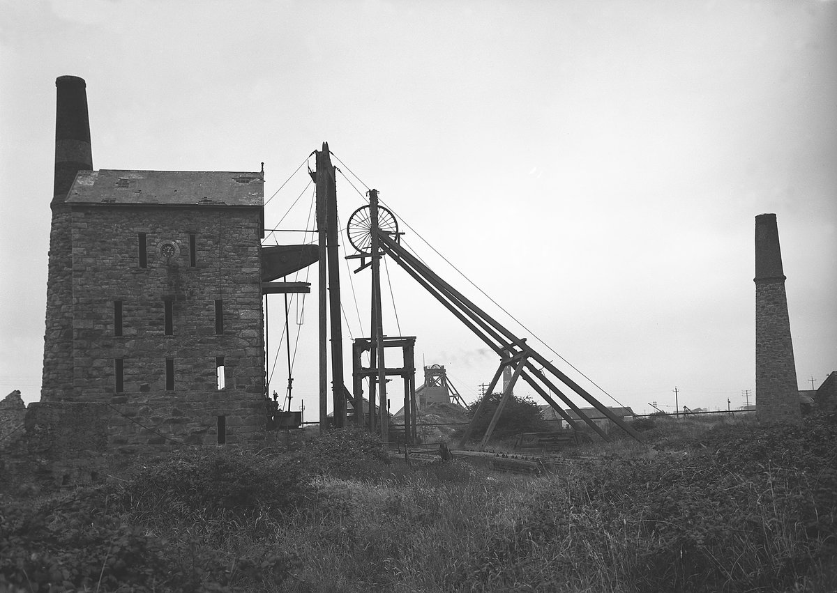 Aug 1945 - Agar Shaft engine, East Pool Mine, Carn Brea, Cornwall.