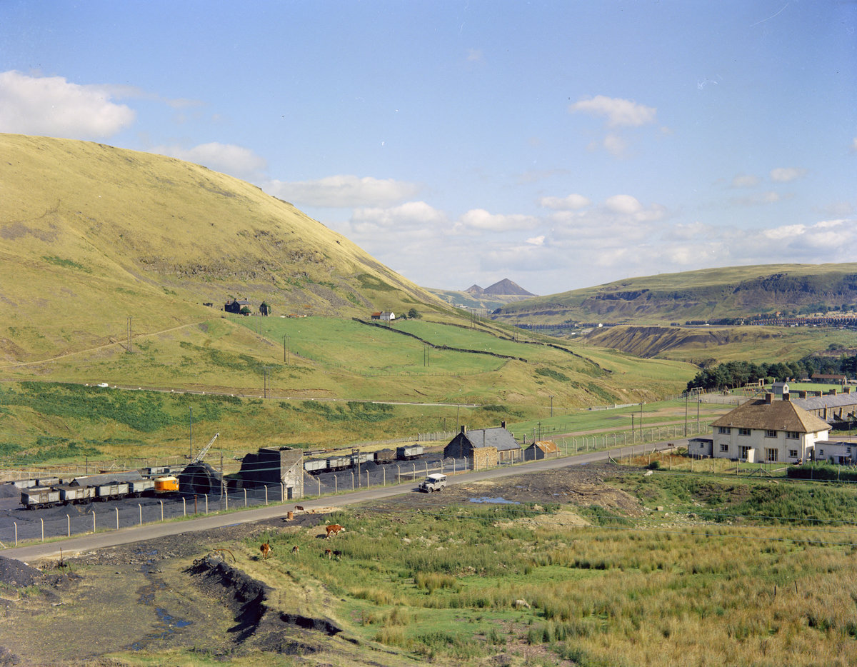1961 - Rhondda Fach Valley S. of Maerdy. Looking SE.