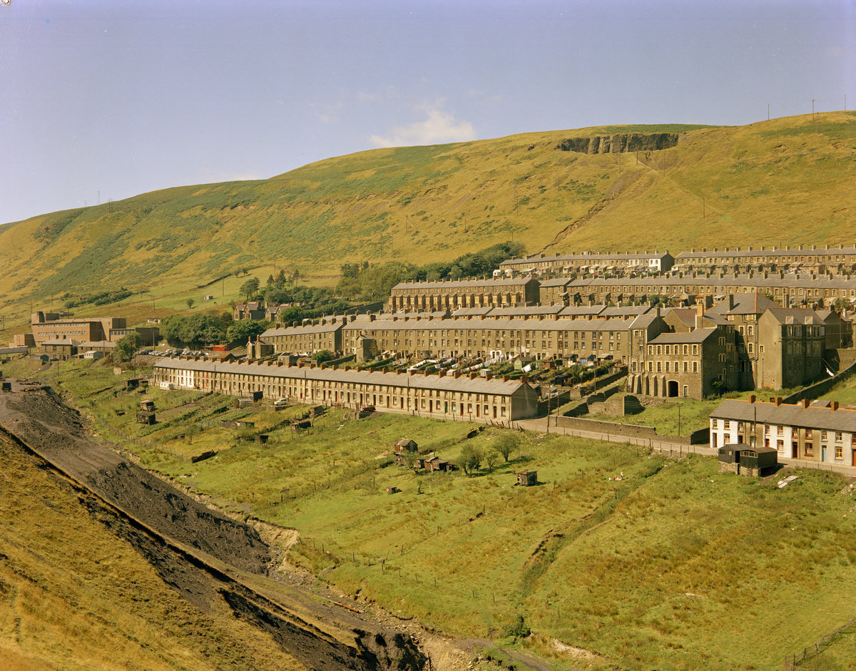 1961 - Housing at Clydach Vale, north side of Cwm Clydach, Glamorgan. Looking north-west., submitted by Buddle-Bot on 08-11-2025.
Bgs No. P209700; Pulsford, J.M.; © Crown. Image & Text: BGS Geoscenic, under OGL V2 License http://bit.ly/462AXmV 1961 - Housing at Clydach Vale, north side of Cwm Clydach, Glamorgan. Looking north-west.