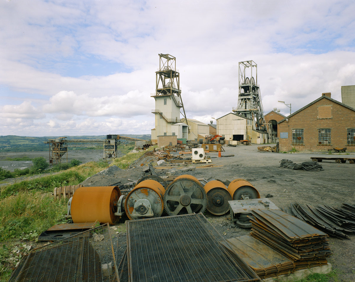 Jul 1966 - Cynheidre Colliery (Shafts 3 and 4), Carmarthenshire. Looking E., submitted by Buddle-Bot on 08-11-2025.
Bgs No. P210600; Friend, C.A.F.; © NERC. Image & Text: BGS Geoscenic, under OGL V2 License http://bit.ly/462AXmV Jul 1966 - Cynheidre Colliery (Shafts 3 and 4), Carmarthenshire. Looking E.
