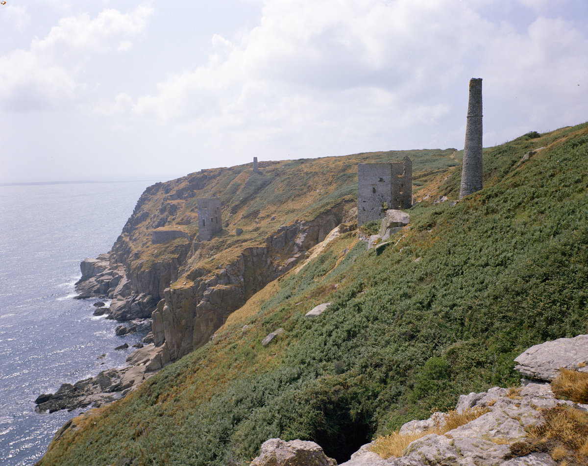 1975 - Trewavas Cliff. Looking W.