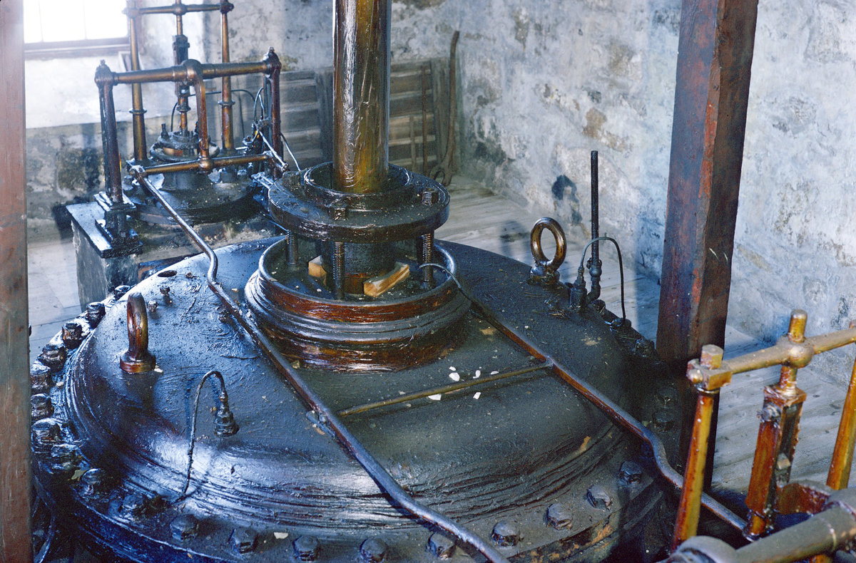1980 - Robinson's Shaft, South Crofty Tin Mine., submitted by Buddle-Bot on 08-11-2025.
Bgs No. P213047; Jeffery, C.J.; © NERC. Image & Text: BGS Geoscenic, under OGL V2 License http://bit.ly/462AXmV 1980 - Robinson's Shaft, South Crofty Tin Mine.